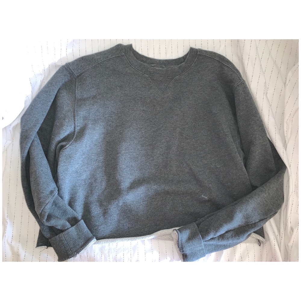 Cropped Grey Sweatshirt